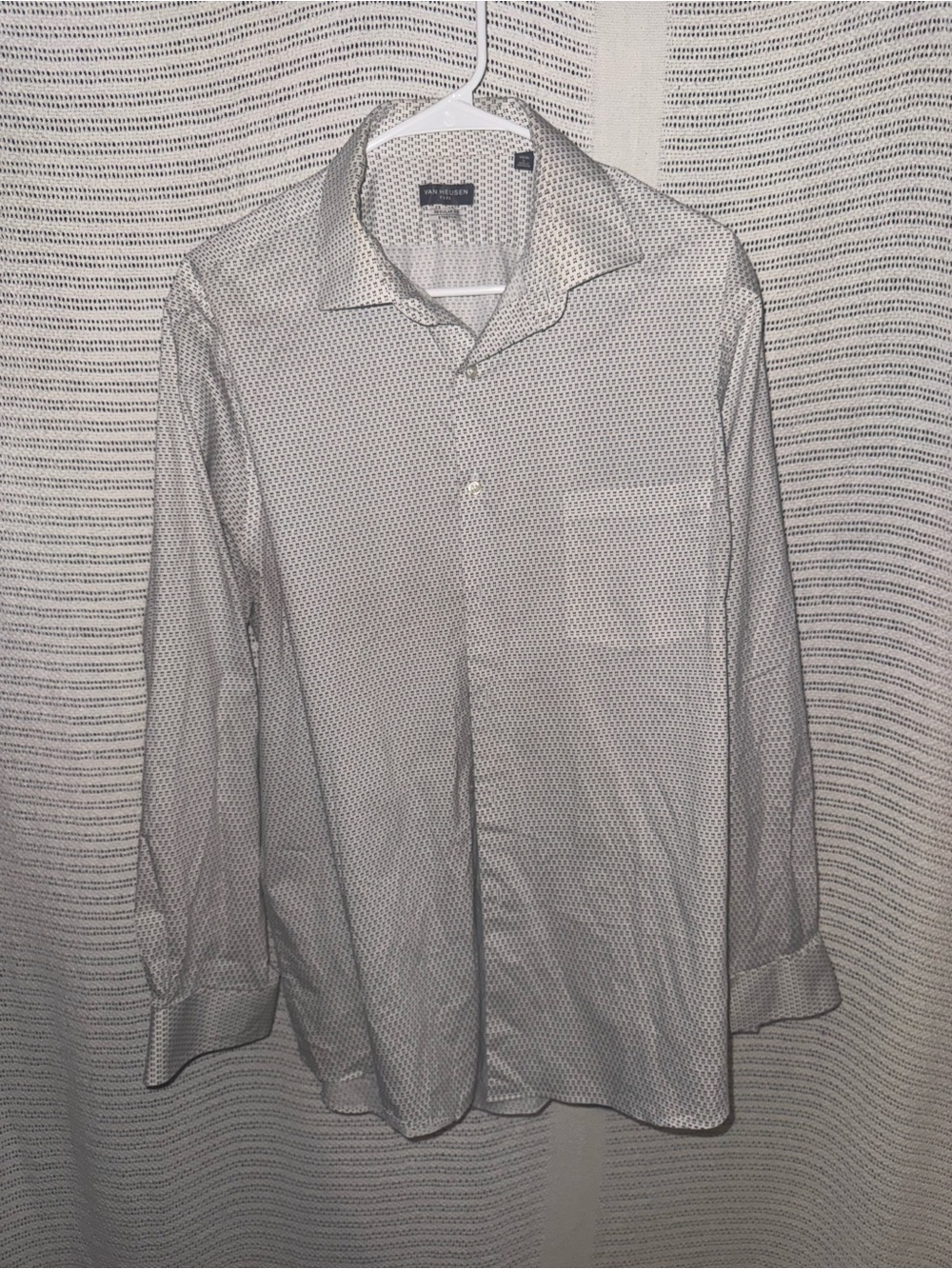 Van Heusen Men's White Micro-Pattern Dress Shirt